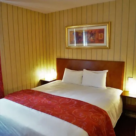Bellevue Montmartre מלון 3*