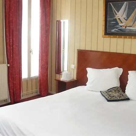 Bellevue Montmartre מלון 3*