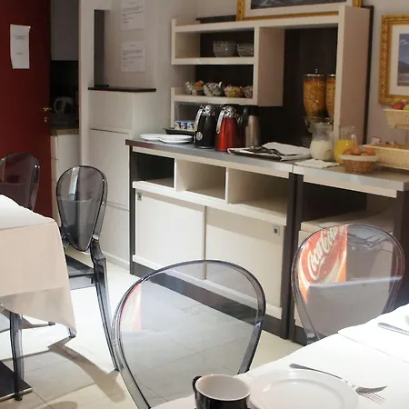 Bellevue Montmartre מלון 3*