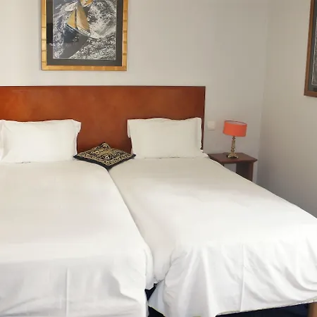 Bellevue Montmartre 3* パリ