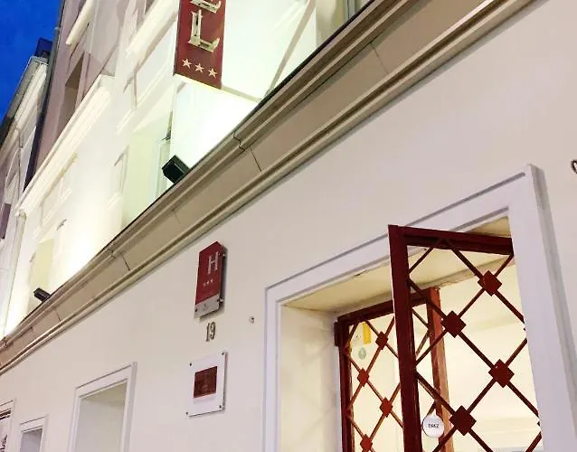 Bellevue Montmartre 3*