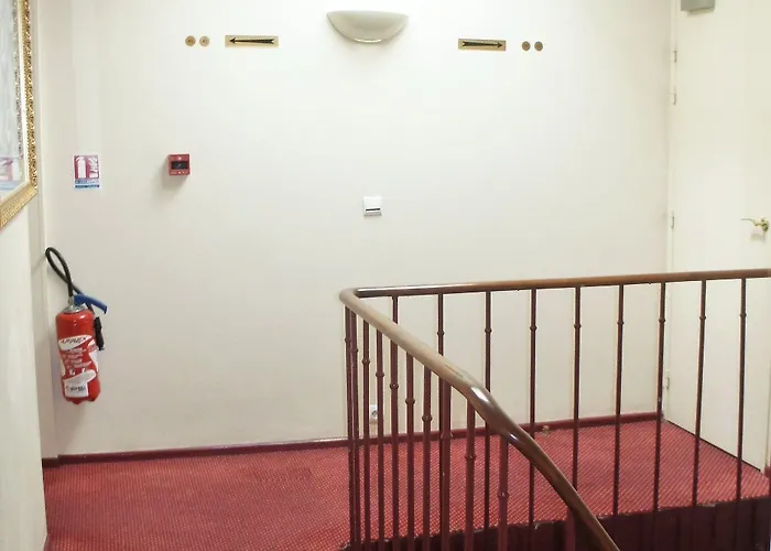 Hotel Bellevue Montmartre 3*