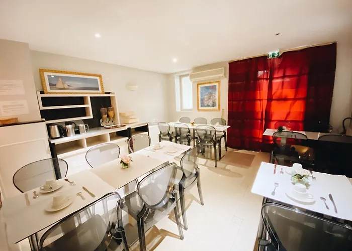 Hotel Bellevue Montmartre 3*